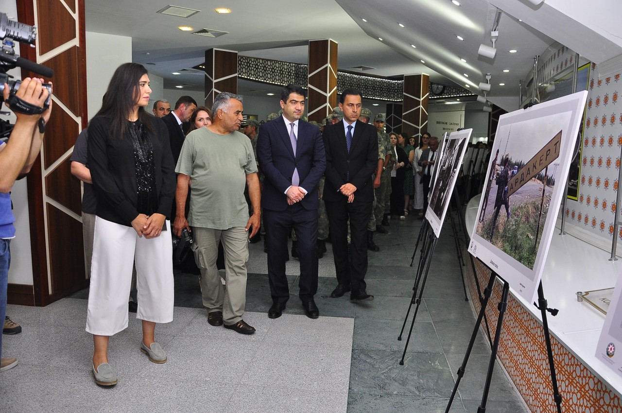 Ağstafada "Zəfərin Ruhu" adlı səyyar rəsm və foto sərgisinin açılışı oldu - FOTOLAR